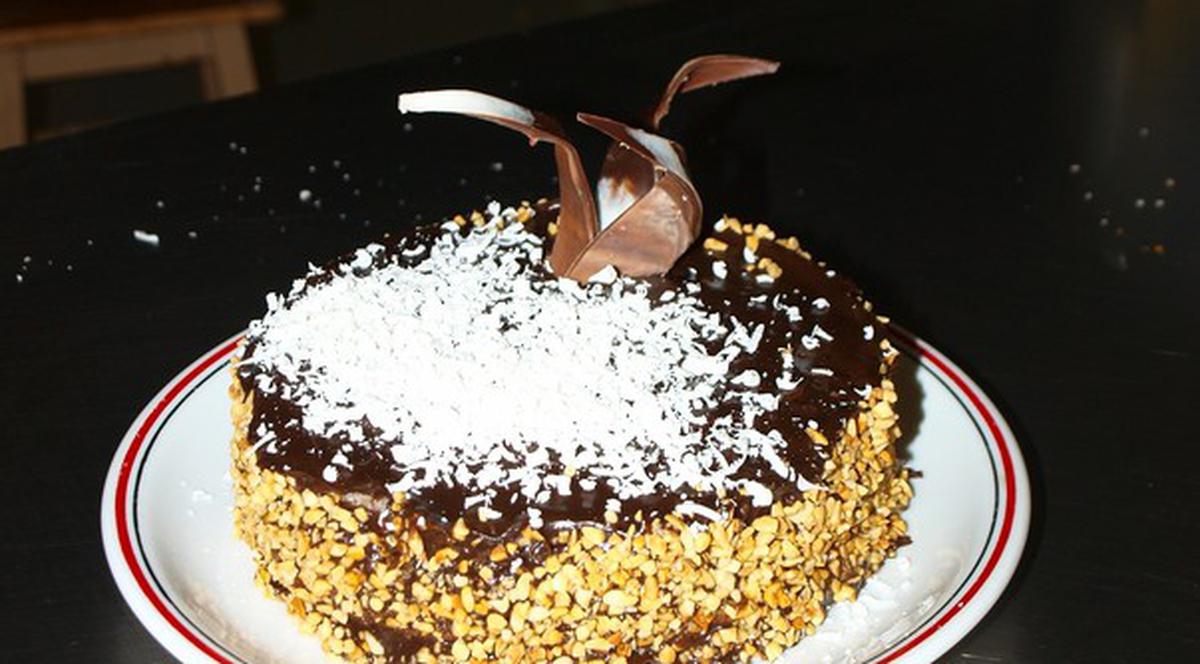 Răsfaţă-ţi familia cu un tort delicios de ciocolată! Vezi reţeta!