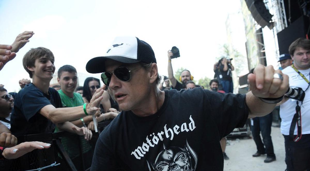 Solistul trupei Ugly Kid Joe, Whitfield Crane: "NU am calculator"