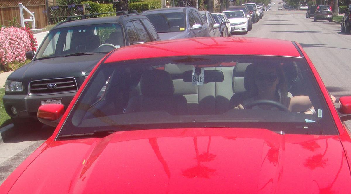 Uite ce maşină conduce Delia Antal în America !