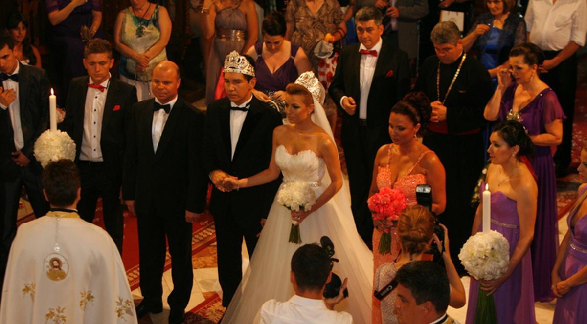 Mama Elenei Gheorghe a plâns la cununia fiicei sale!