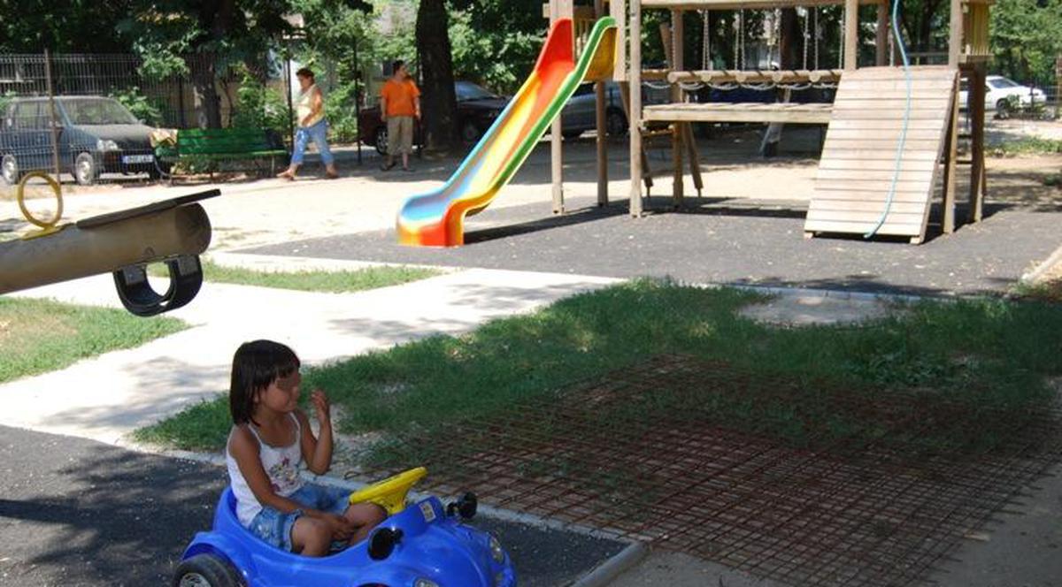 Au reamenajat părculeţul din zona Bulevardului Constructorilor