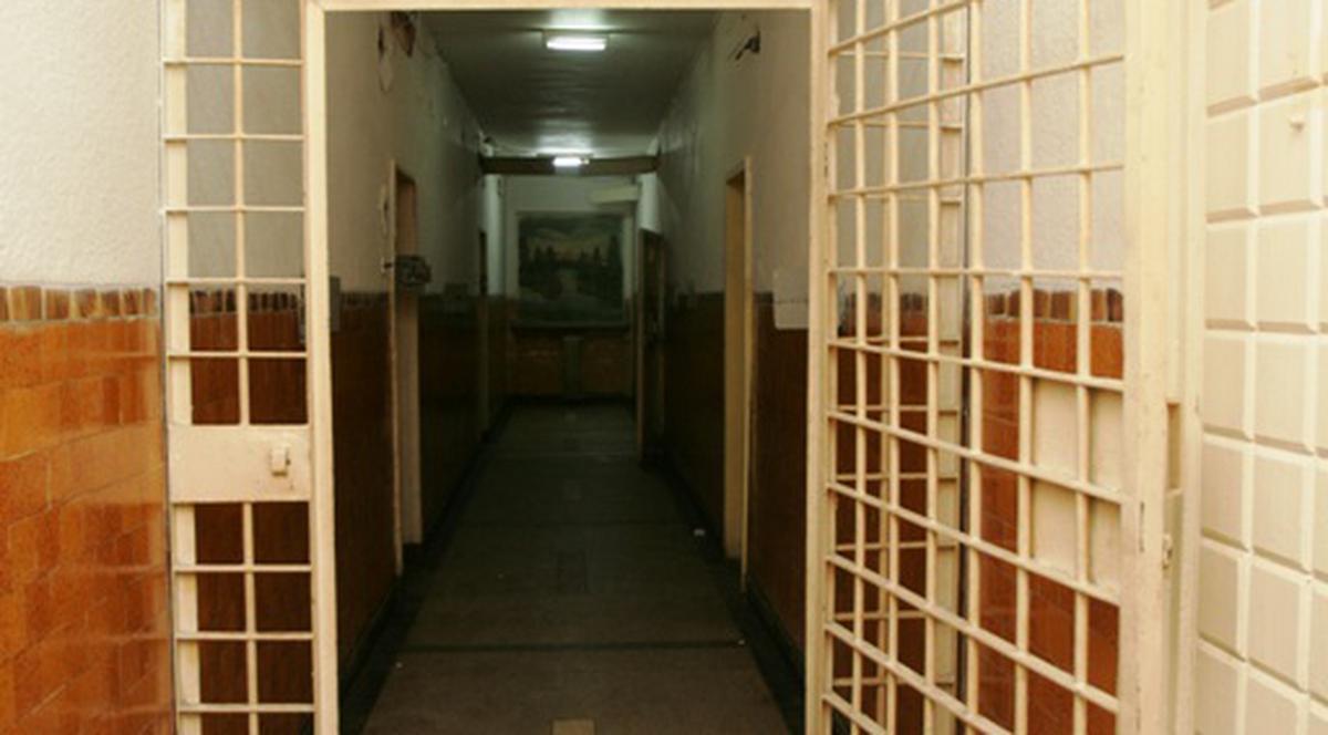 Un bărbat a murit în arestul Poliţiei Capitalei