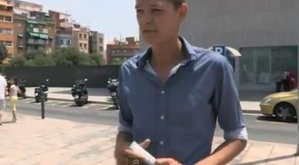 Tehnica "Rolandinho": românii arată unui reporter cum fură din buzunare | IMAGINILE CARE NE FAC DE RÂS ÎN EUROPA