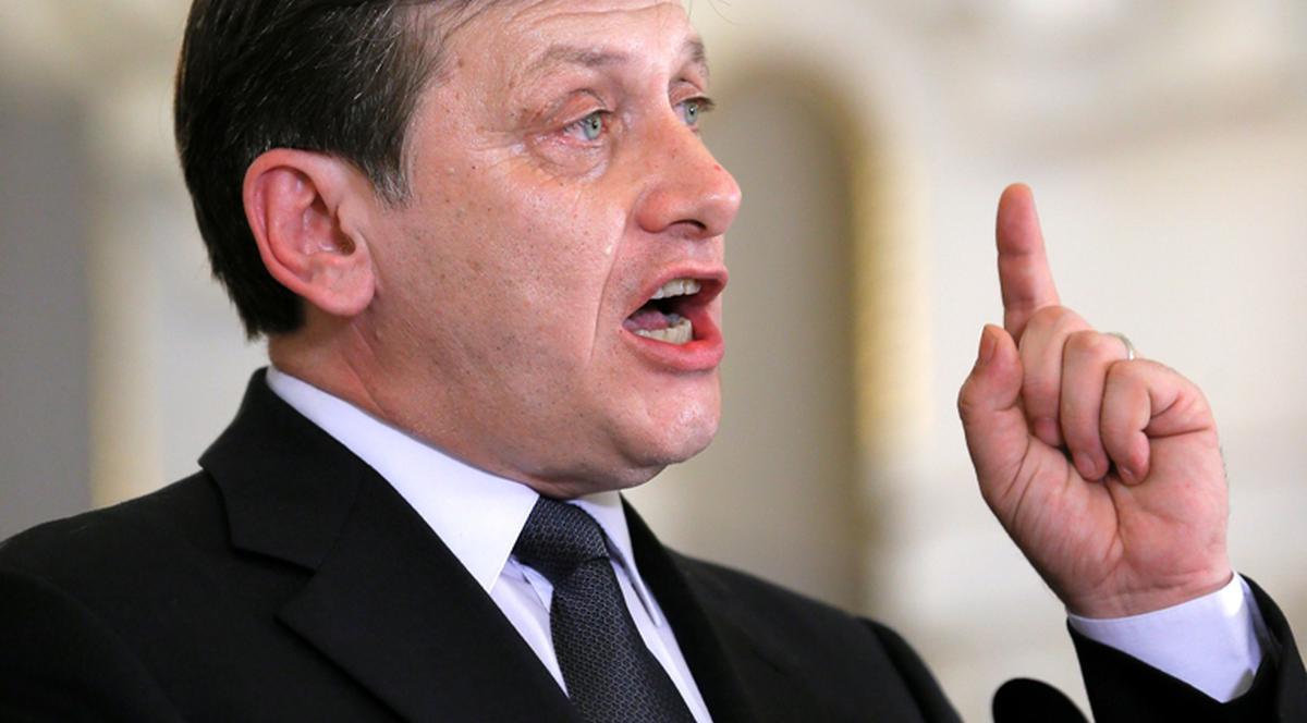 EXPLOZIV! CRIN:"BĂSESCU scapă de mine doar dacă MĂ OMOARĂ!"