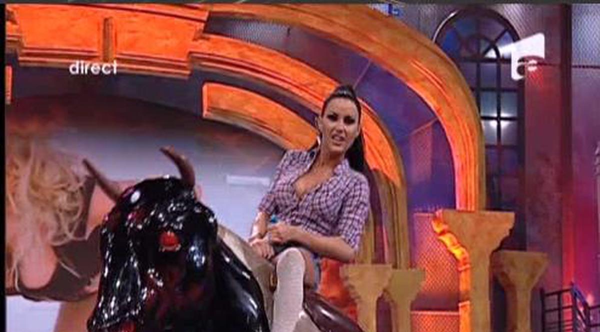 CA-N VESTUL SĂLBATIC! Cruduţa, a luat TAURUL ÎNTRE PICIOARE! Foto