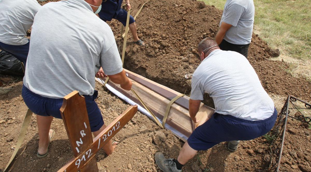 MORŢII îngropaţi în cimitirul Străuleşti 2 NU AU NUME, CI CODURI!