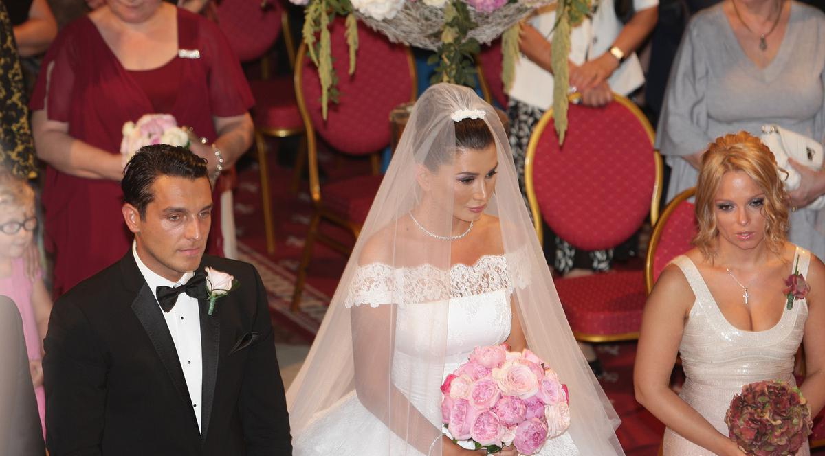 PRIMUL CADOU pe care EBA şi SYDA l-au primit la nuntă! Vezi ce i-a EMOŢIONAT PÂNĂ LA LACRIMI | FOTO