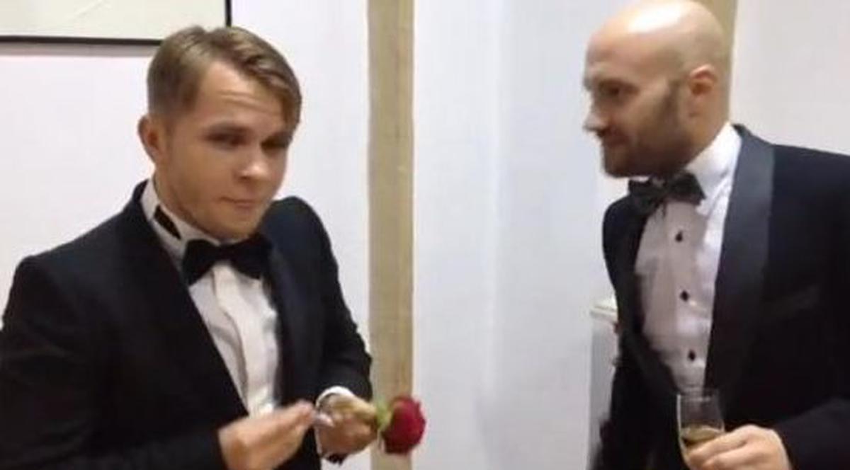 Pe asta chiar nu ai cum să o ratezi! La nunta Deliei, Bendeac a fost chelnerul lui Codin Maticiuc | VIDEO