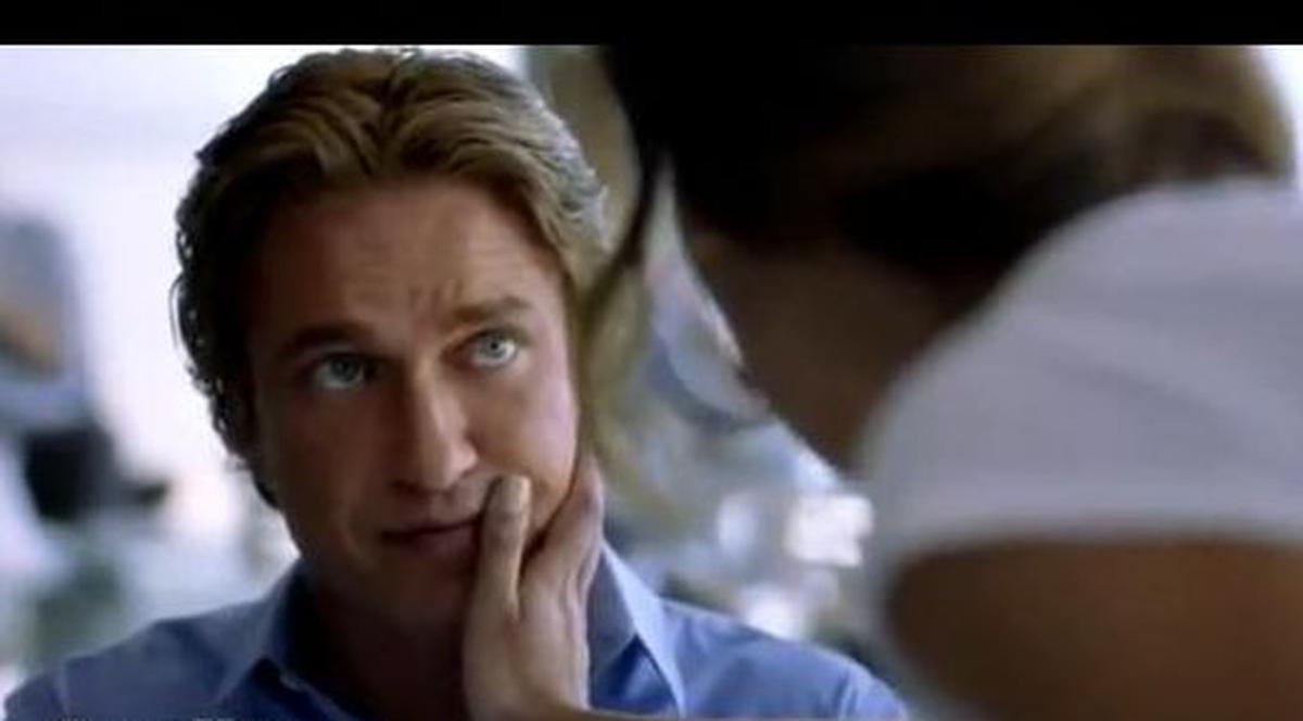 Cum s-a îndrăgostit Mădălina Ghenea de Gerard Butler? Totul a pornit de AICI! | VIDEO