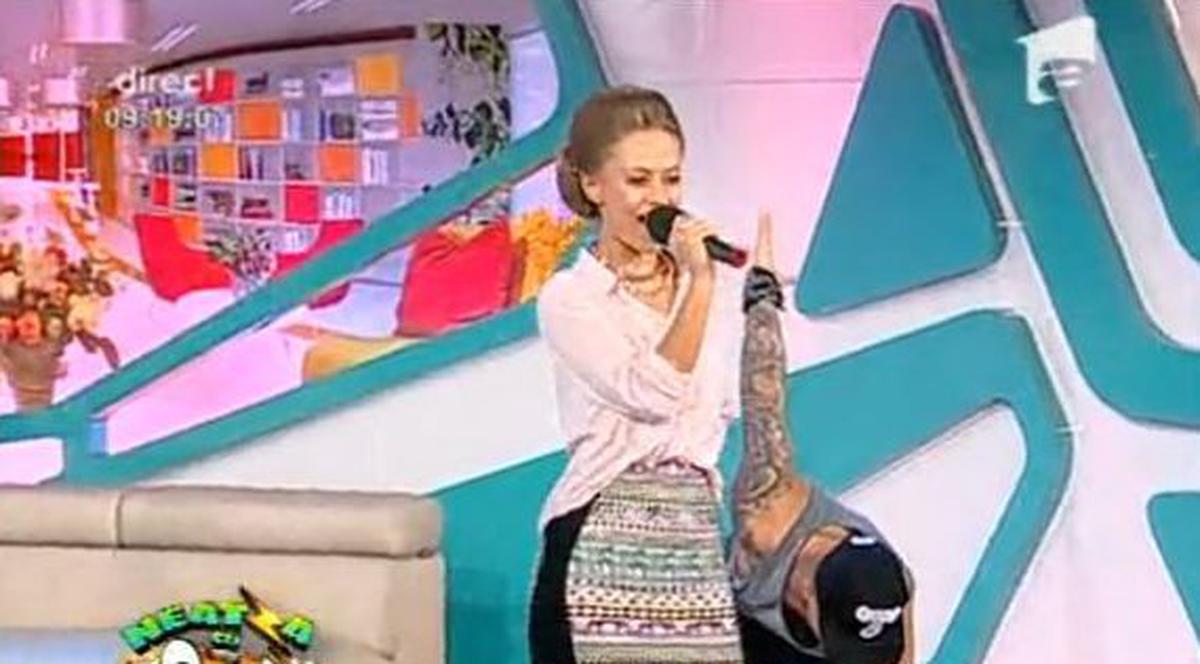 Ce ruşine! La debutul în muzică, sora DELIEI MATACHE nu a fost în stare să facă un playback | VIDEO