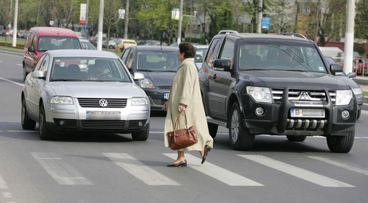 O nouă METODĂ de JAF a HOȚILOR, în BUCUREȘTI! Acționează pe trecerea de pietoni!