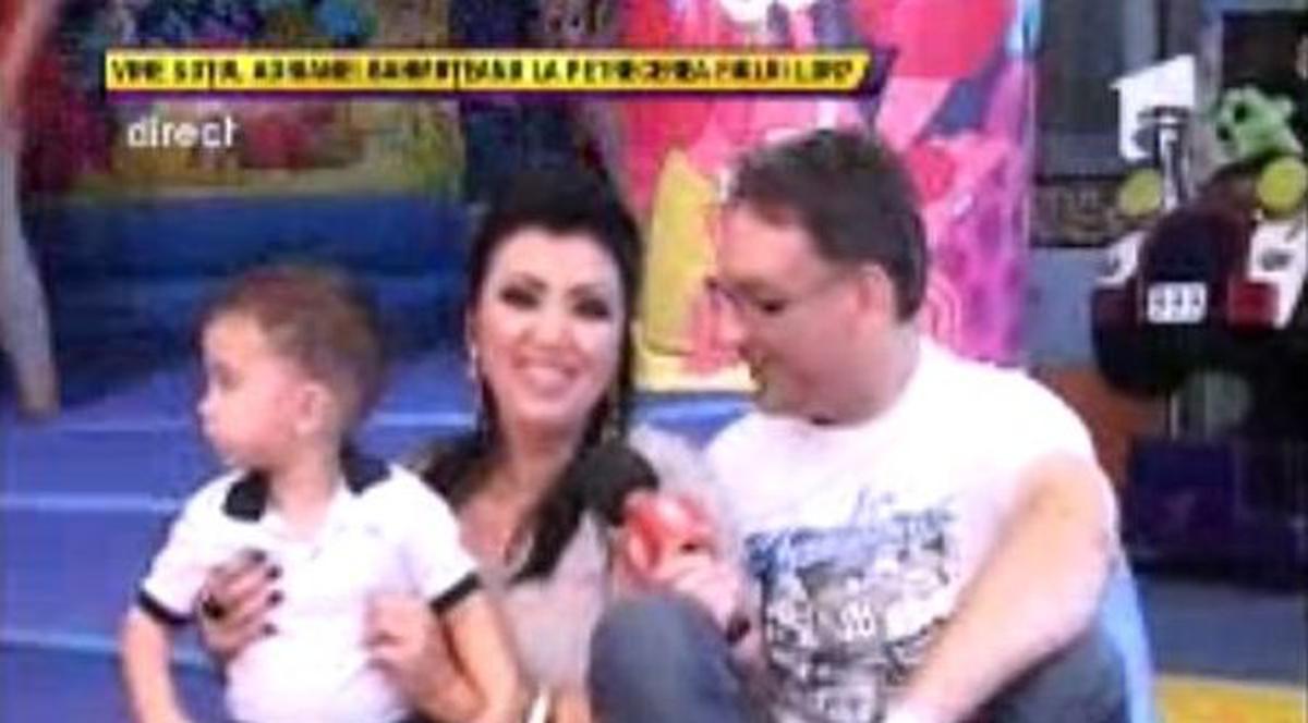 Adriana Bahmuţeanu e la petrecerea fiului: "Îl aştept pe tăticul lui, deşi nu a dat nici un semn şi nu a trimis nici cadou"