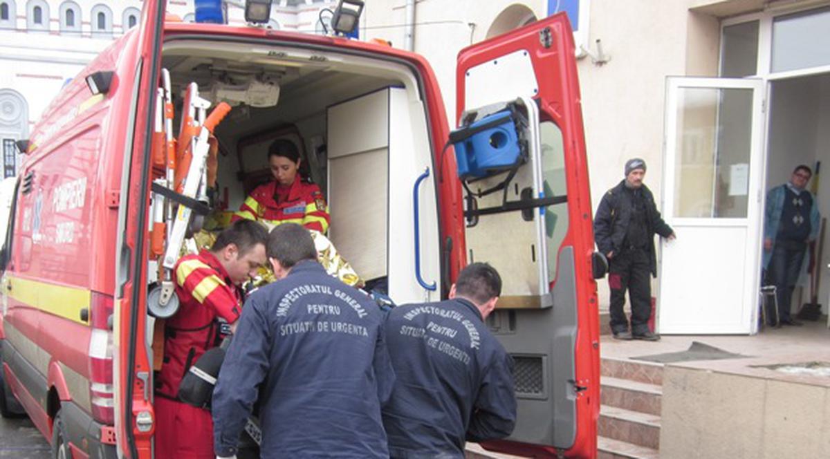 Tânără de 16 ani, găsită spânzurată în casă