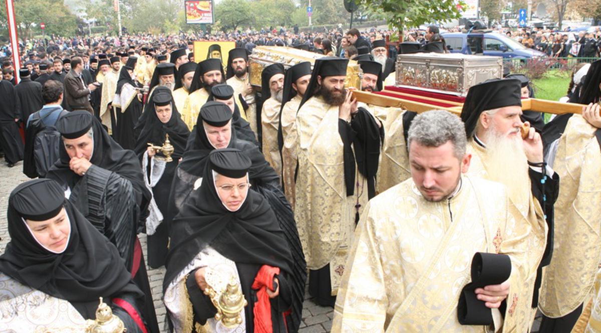 Călcare pe picioare la Patriarhie! Moaştele VINDECĂTORULUI DE CANCER, pentru prima dată în Bucureşti| FOTO