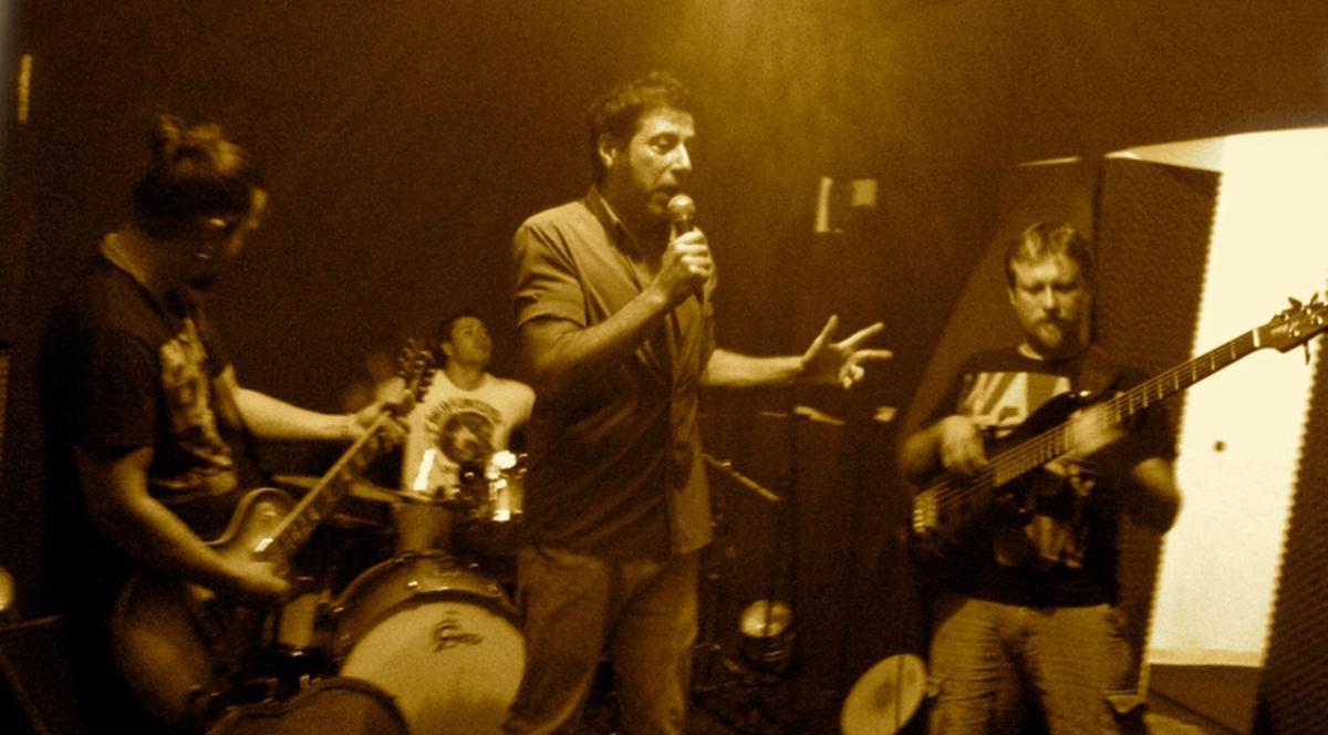 Dupa 16 ani la Viţa de Vie, Sorin Dănescu revine cu nou proiect muzical! | VIDEO