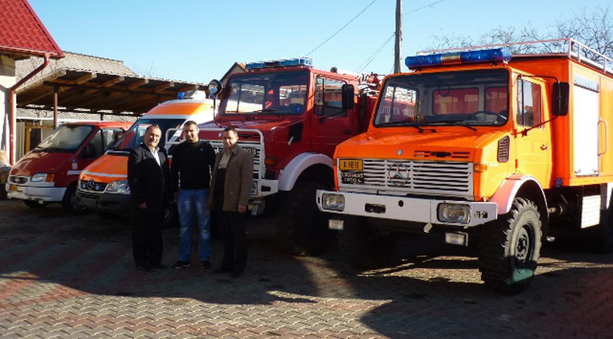 O fundaţie din Luxemburg a donat patru autospeciale autorităţilor locale dintr-un orăşel sucevean