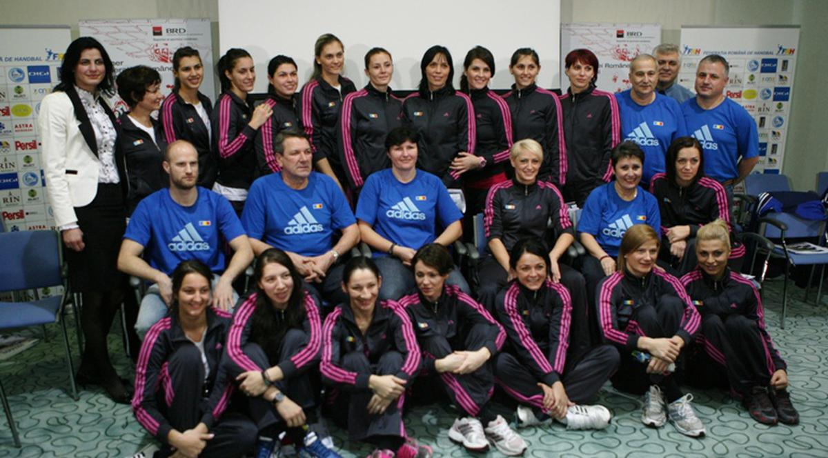 Autocarul naţionalei feminine de handbal, implicat într-un ACCIDENT