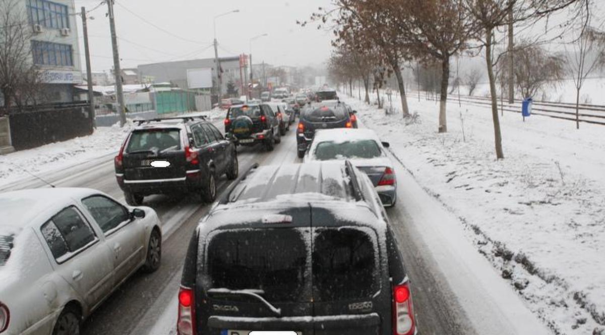 ZĂPADA a creat HAOS în TRAFICUL din Bucureşti| FOTO