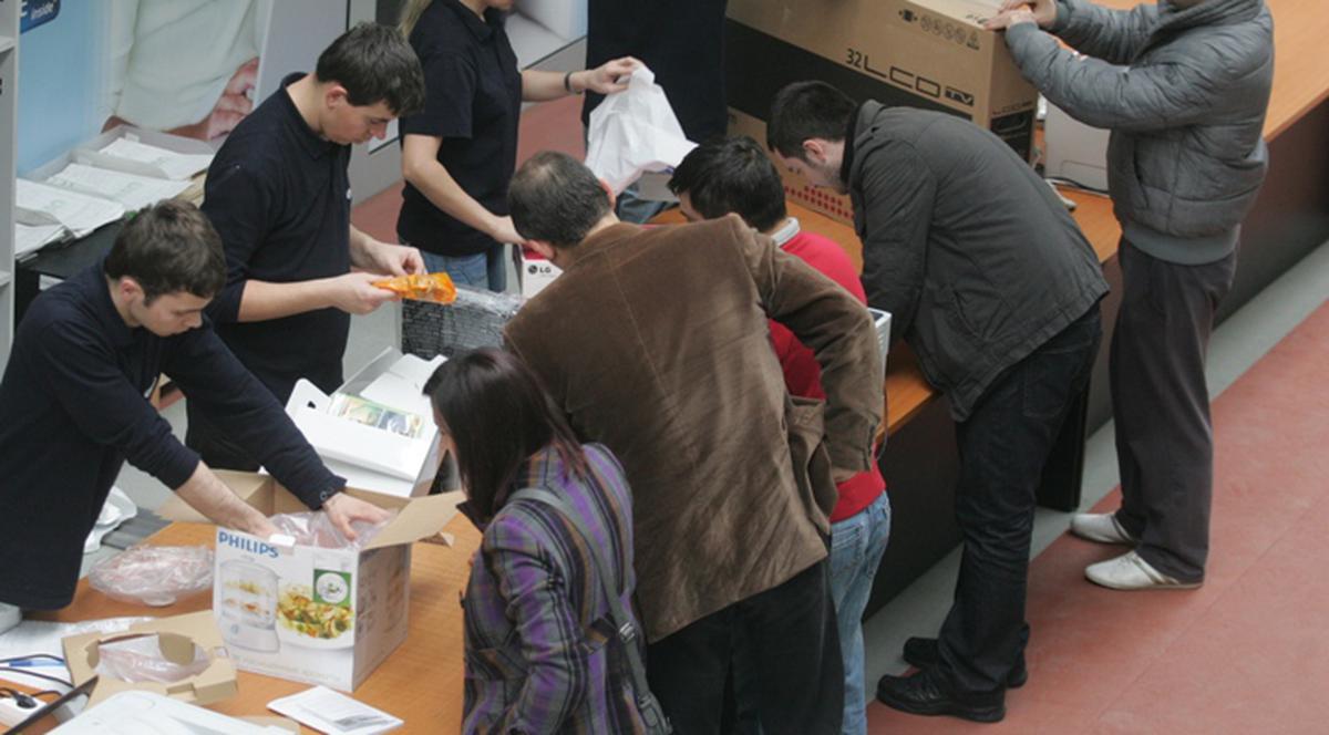 Sondaj: 70% dintre românii care au cumpărat produse de Black Friday sunt nemulţimiţi de reducere
