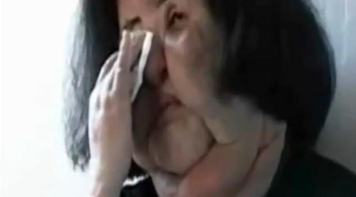 Era o frumuseţe, însă a ajuns un MONSTRU! Vezi cum arăta artista ÎNAINTE de a-şi INJECTA ULEI DE GĂTIT în faţă! VIDEO