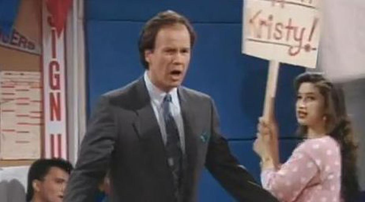 Nici o şansă să-l recunoşti! Cum arată astăzi Mr. Belding, din "Salvaţi de clopoţel"!