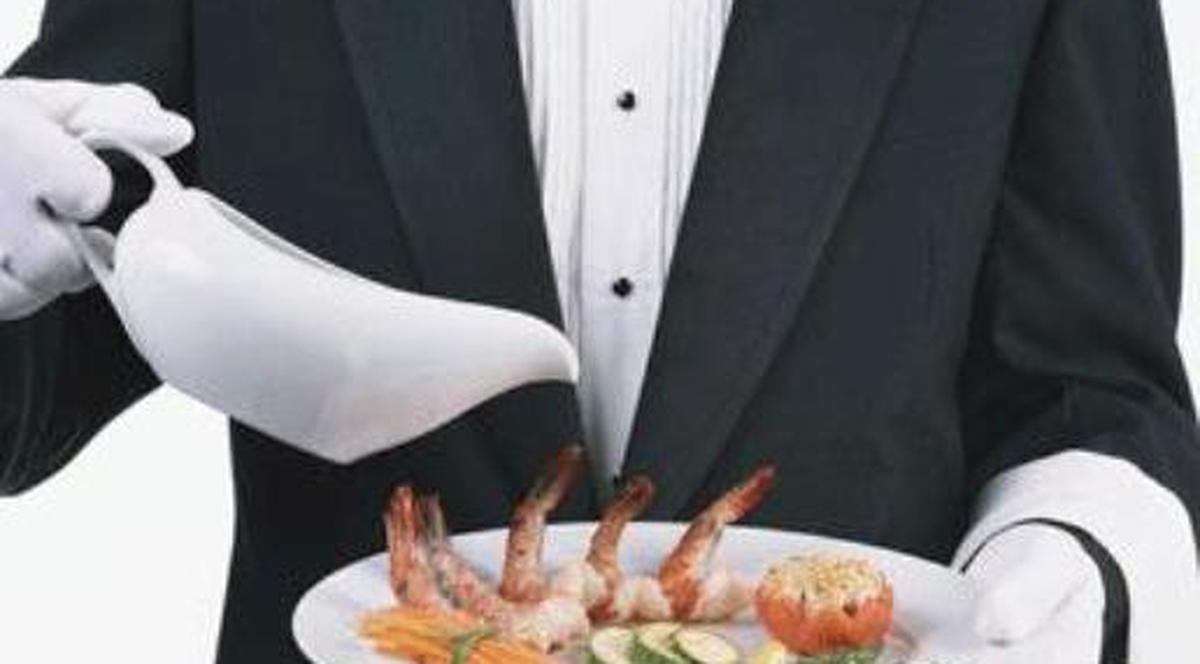 Când mergi la un restaurant, tu ştii SĂ PRONUNŢI numele felurilor de mâncare? Vezi cum SĂ NU TE FACI DE RÂS!