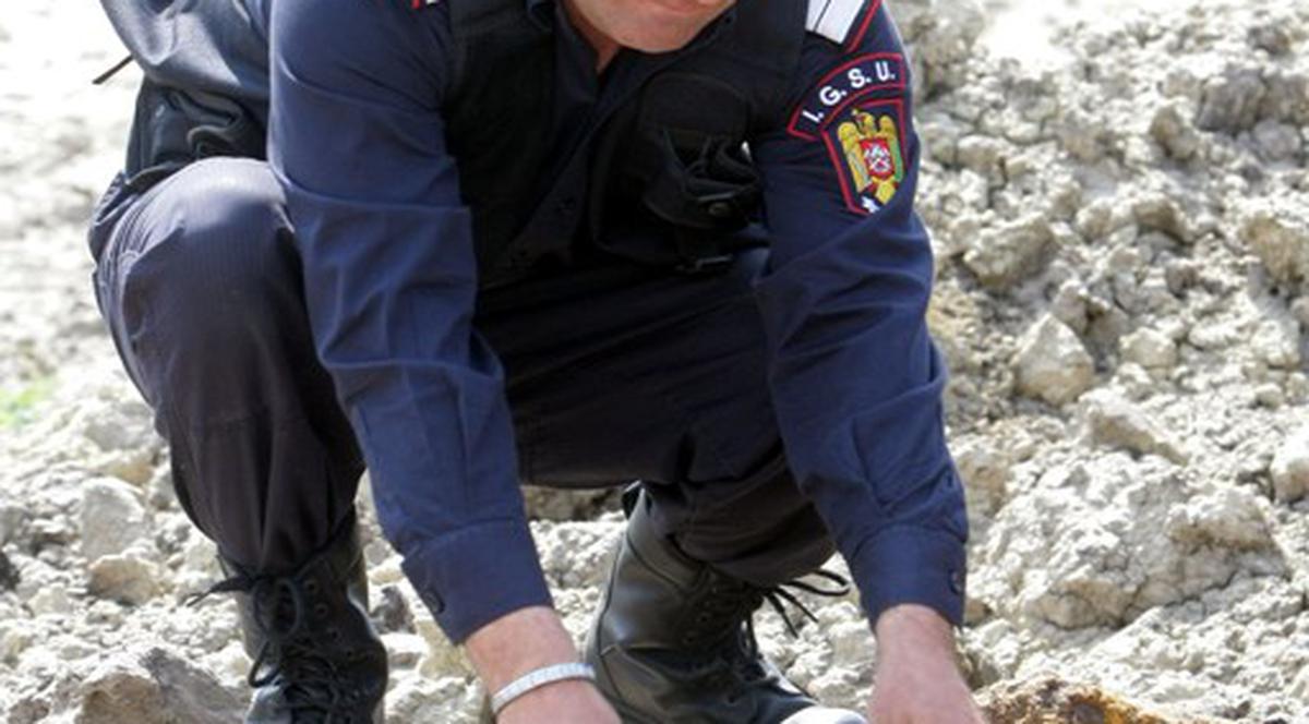 Grenadă găsită în parc