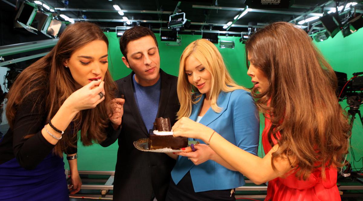 Ioana Ţigănilă şi-a serbat ziua onomastică la redacţie I FOTO