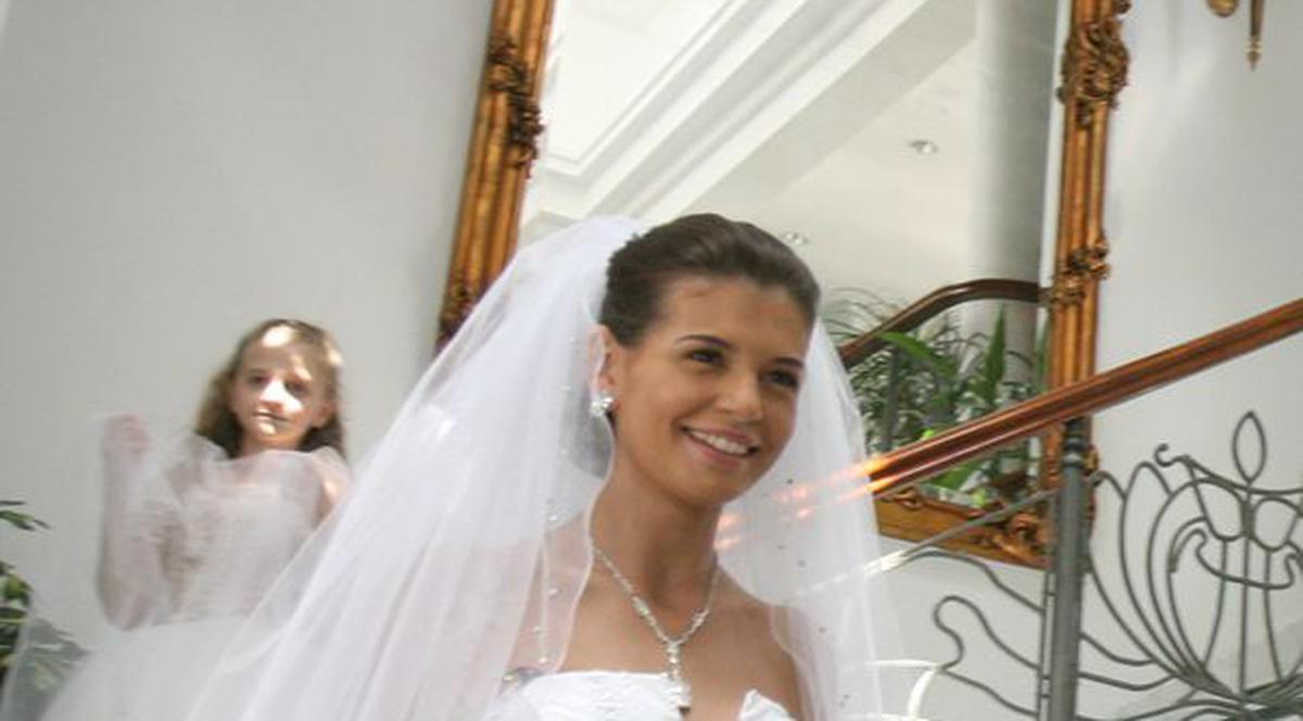 Monica Gabor împlineşte astăzi 25 de ani