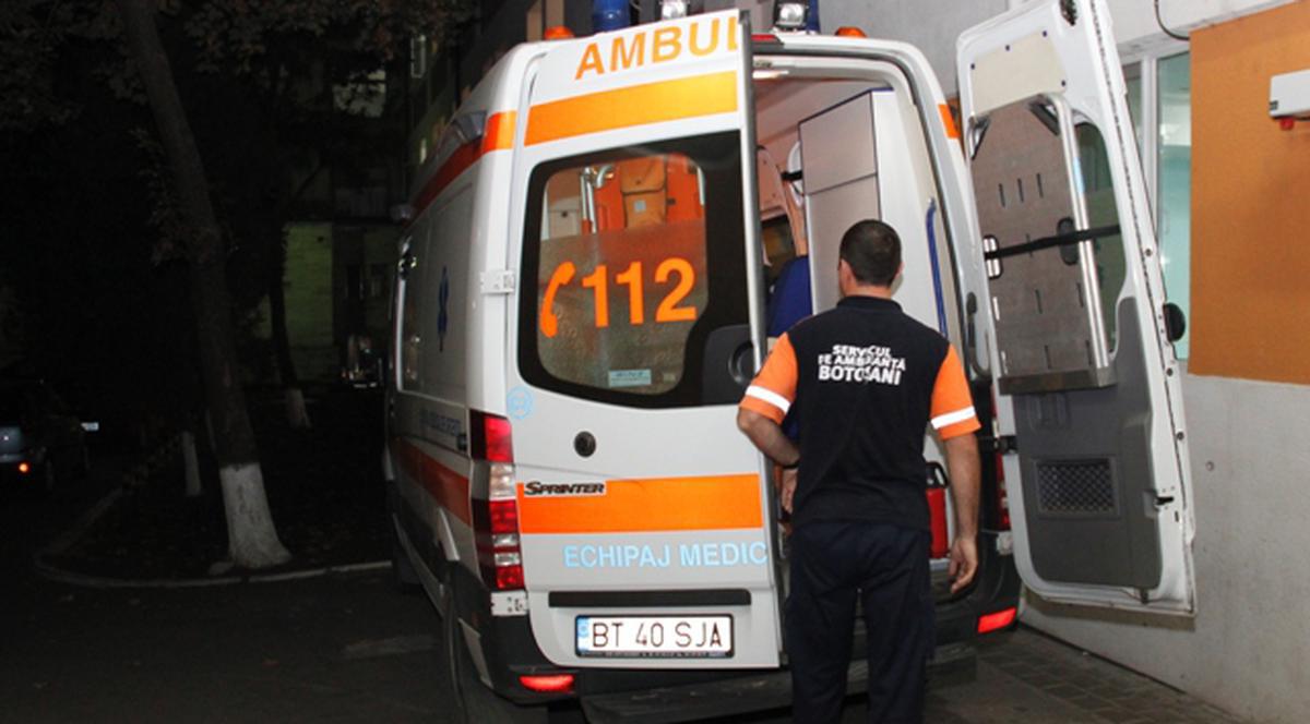 Ambulanţa - taxi şi spitalul - hotel! Un botoşănean a pus medicii pe drumuri pentru că nu avea unde să doarmă
