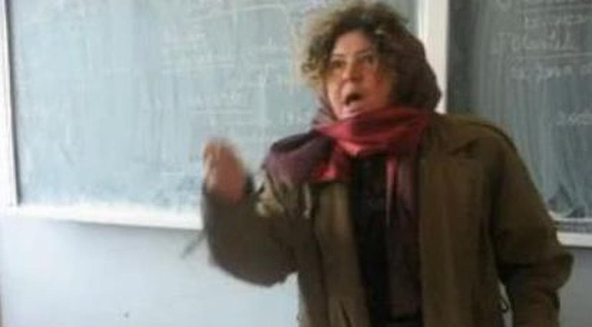 O profesoară a clacat: "Fir-aţi ai dracului de idioţi şi împuţiţi ordinari ce sunteţi" | VIDEO