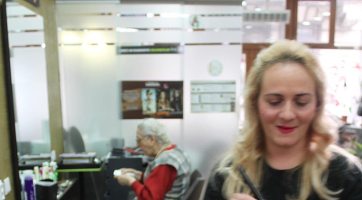 Un grup de bătrâne din Capitală a primit un cadou inedit de Mărţişor