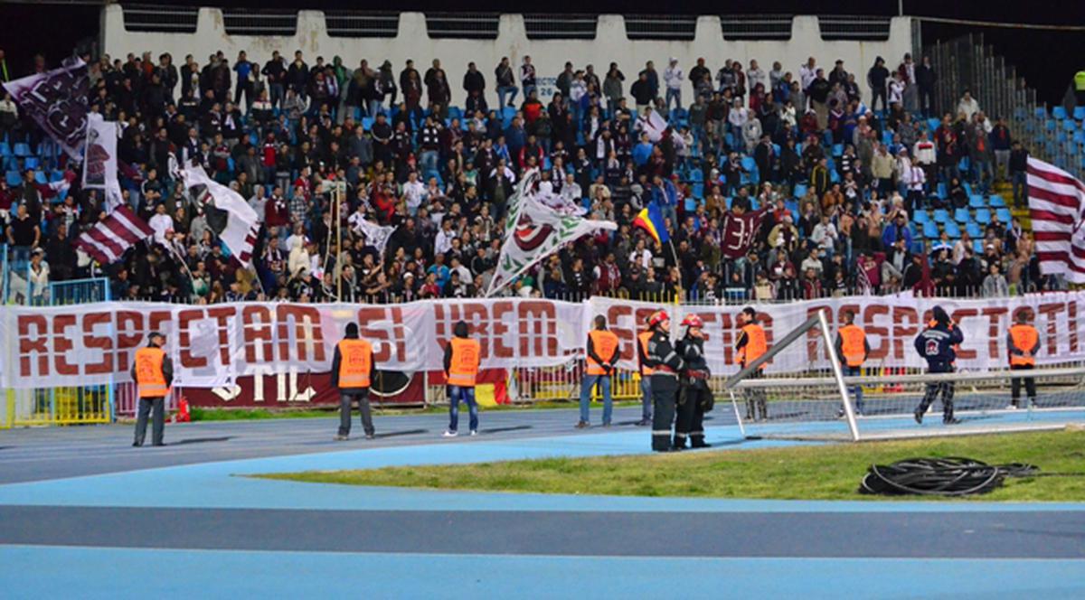 Băgaţi în sperieţi de galeria giuleştenilor! Scutierii au împânzit stadionul din Constanţa
