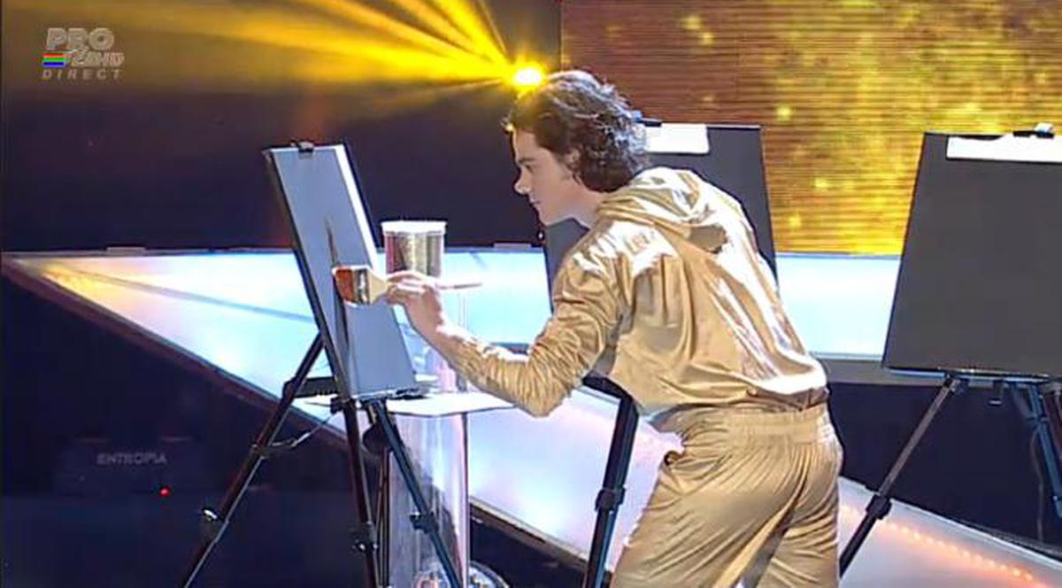 "PERICULOS DE TALENTAT" îl consideră juriul de "Românii au talent"! Cântă, compune, dansează şi pictează! FOTO