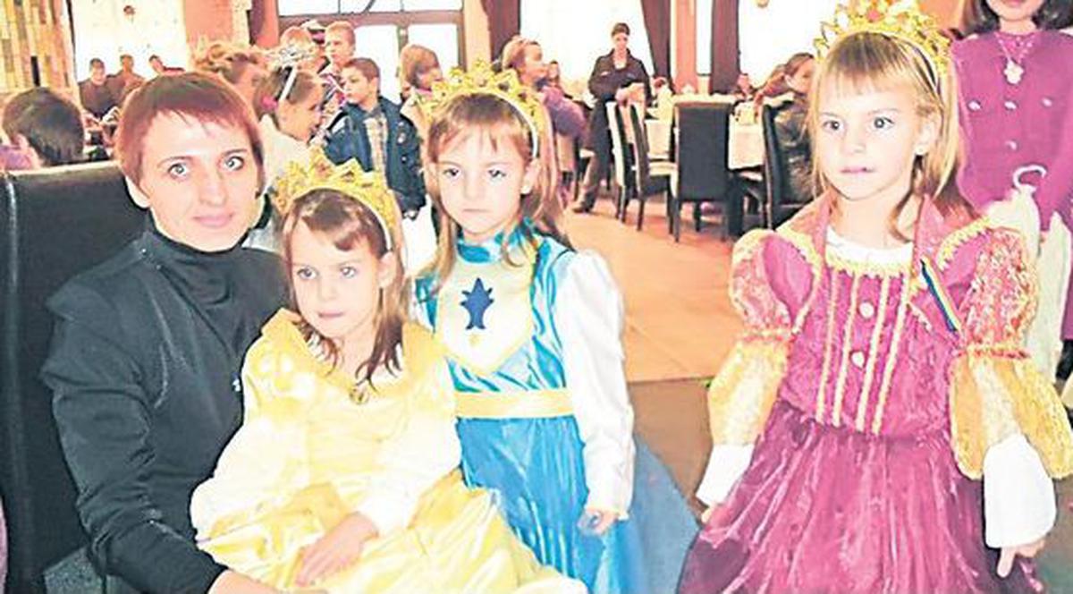 Mama tripletelor din Aiud, care a schimbat legea indemnizațiilor de creștere pentru copii, vrea să emigreze în Canada 