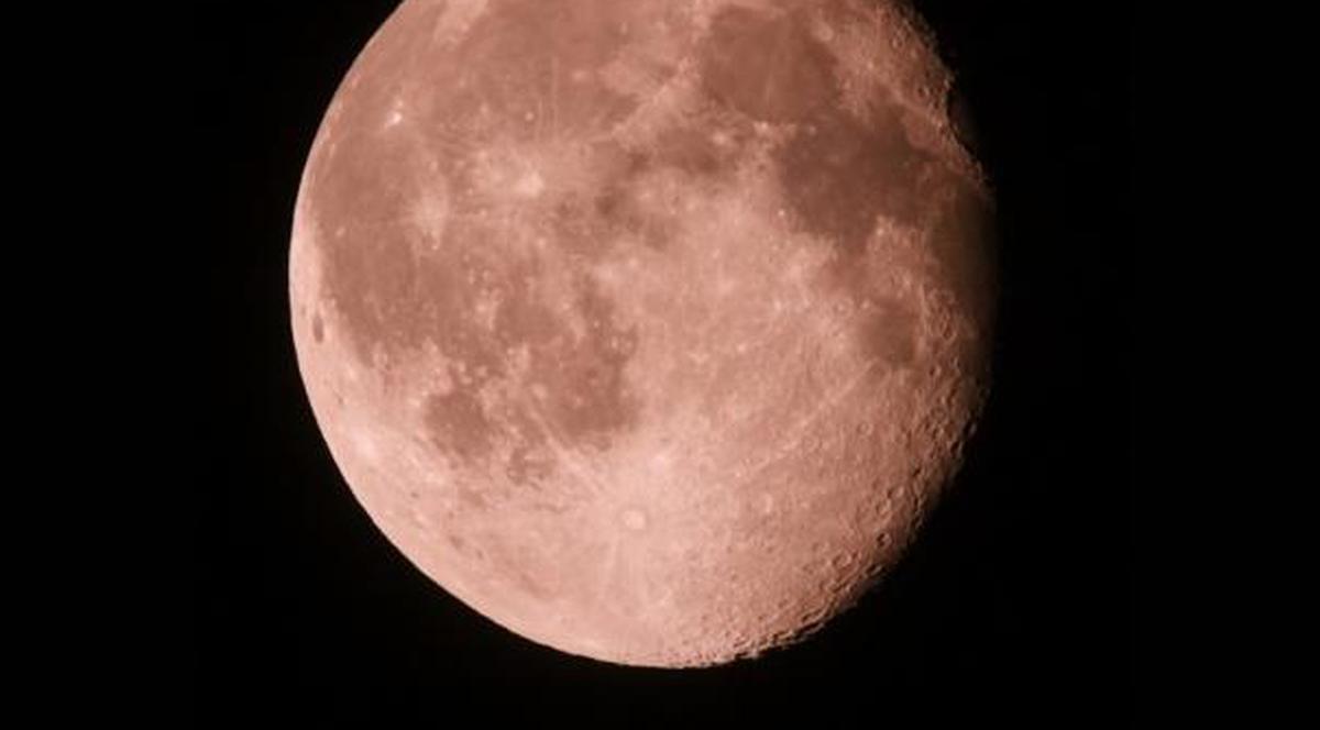 Fenomenul LUNA ROZ va putea fi observat joi noapte și din România
