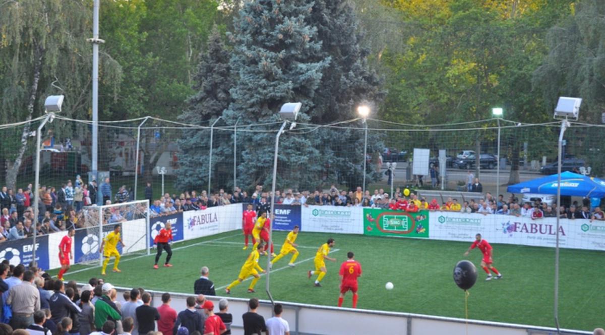 România se pregăteşte pentru Campionatul European şi Mondial de fotbal! Minifotbal!