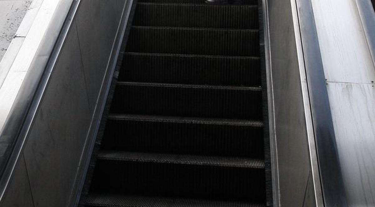 Un american a murit la metrou din pricina scărilor rulante