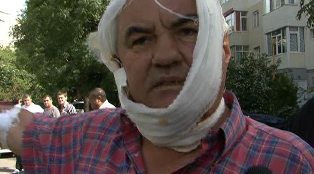 Ca în vestul sălbatic! Un taximetrist tăiat pe faţă de un client la Constanţa!