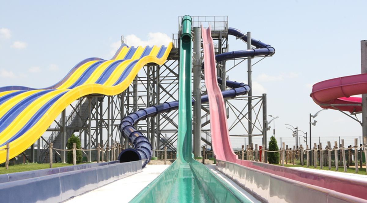 Pe toboganul ăsta prinzi o viteză de 17 metri/ secundă!