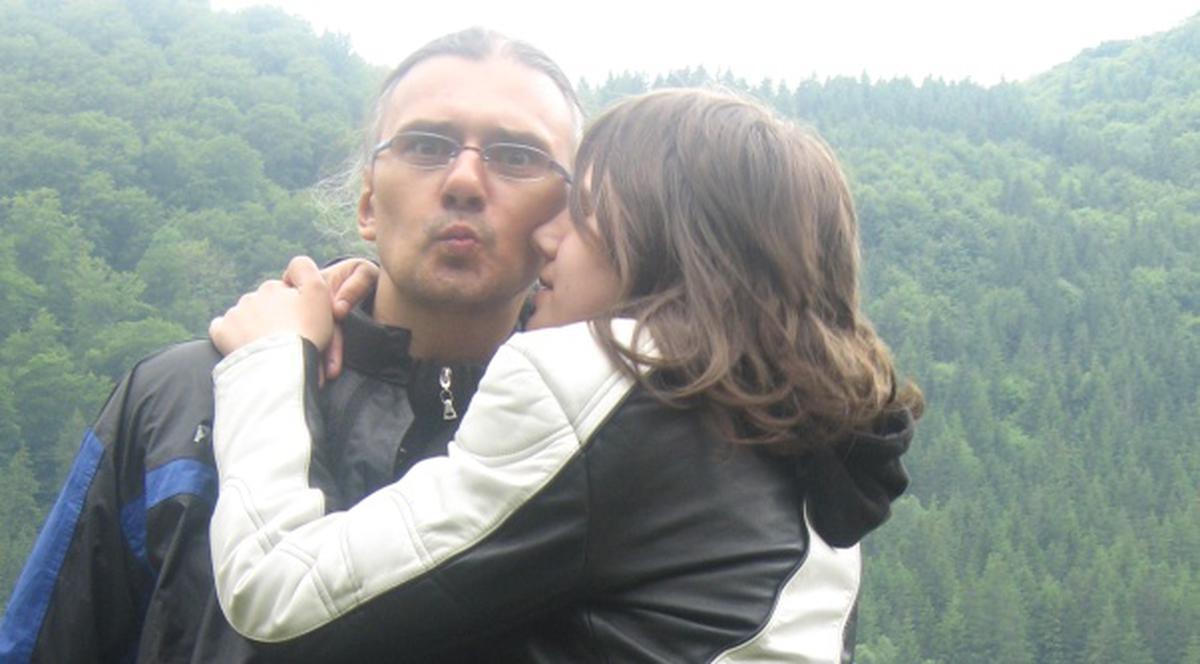 Ea este Iris, fiica lui Cristian Hrubaru, rockerul "cârcotaş"! FOTO