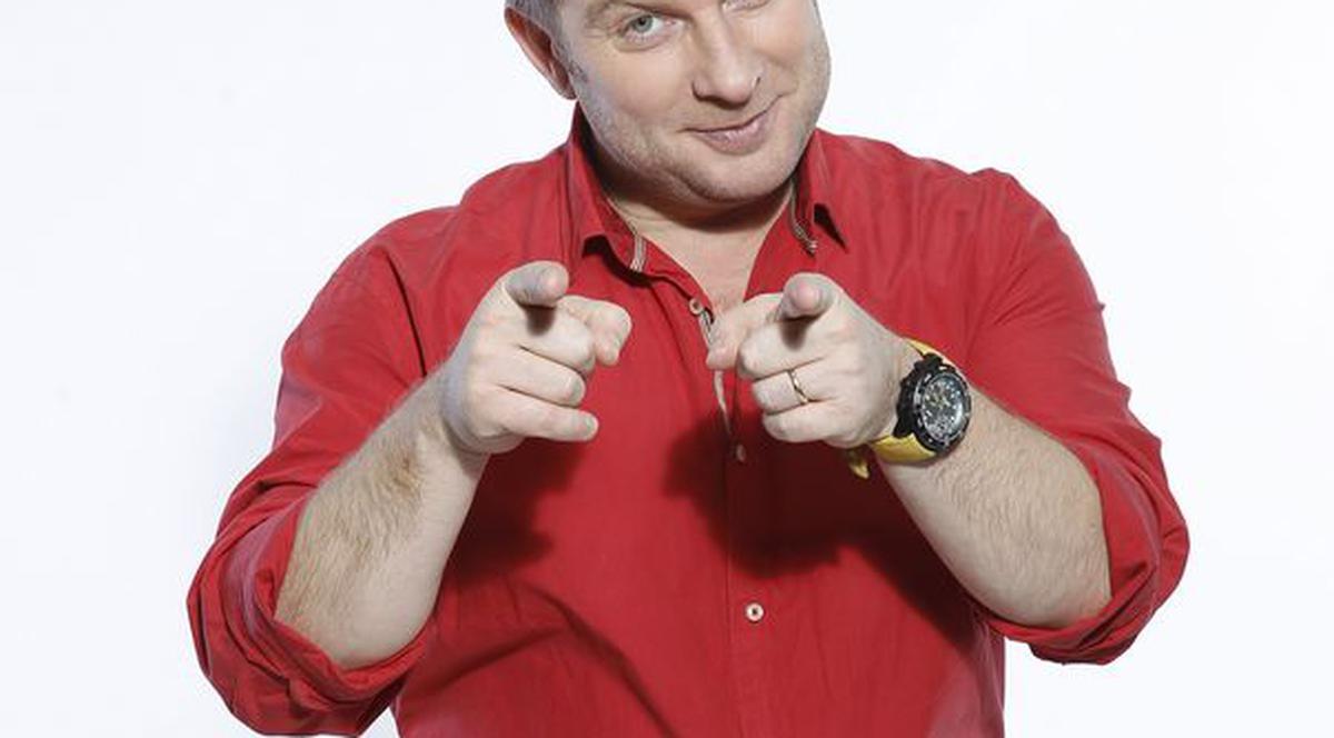 N-ai să crezi cum arăta Pavel Bartoş în tinereţe cu părul lung şi faţă de macho!