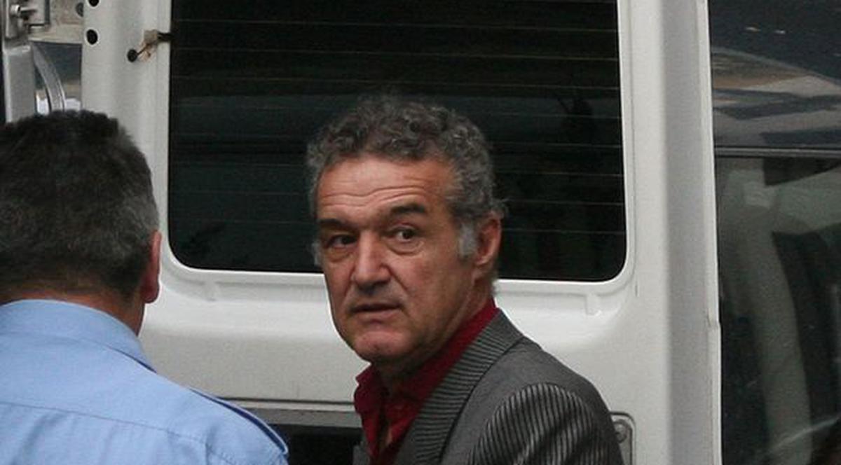 Gigi Becali rămâne în închisoare şi nu va fi repus temporar în libertate