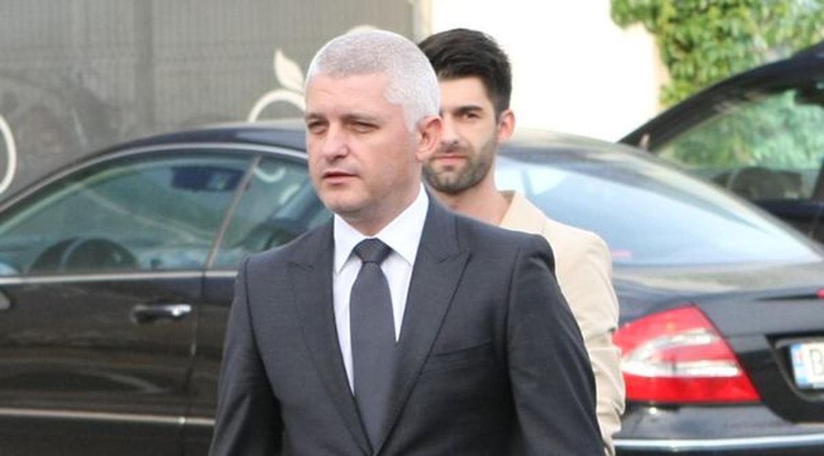 Virgil Ianţu, ironic cu Connect-R: "'Mai dă-te-n dragostea mea', ce frumos şi romantic"