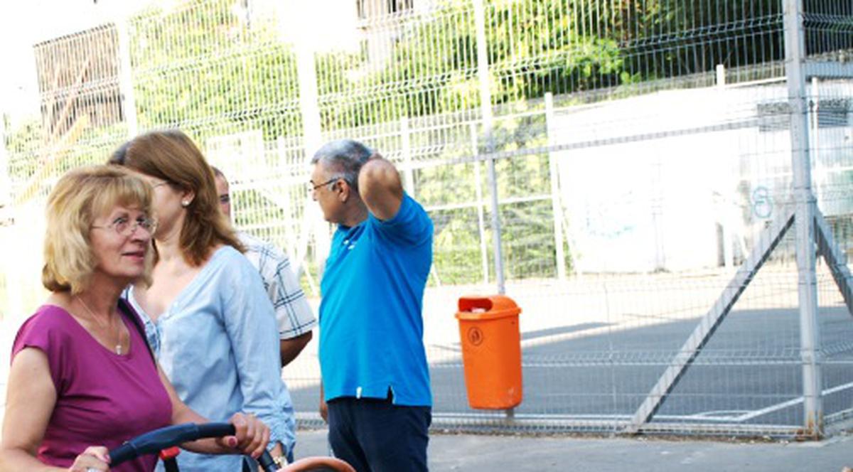 Atenţie, bonelor! Nu aveţi voie să îngrijiţi copii dacă nu aveţi şcoală sau aţi avut o condamnare!