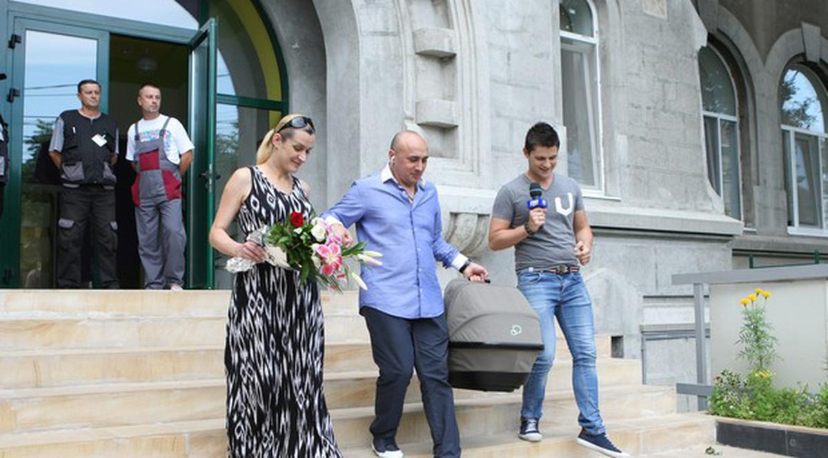 Marcel Pavel şi-a externat fetiţa nou-născută! FOTO EXCLUSIV