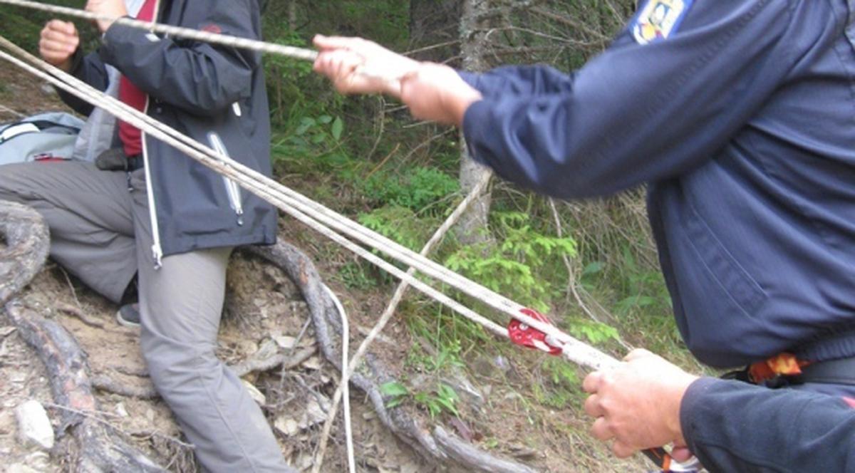 Patru turiști francezi au descoperit un cadavru pe muntele Tâmpa