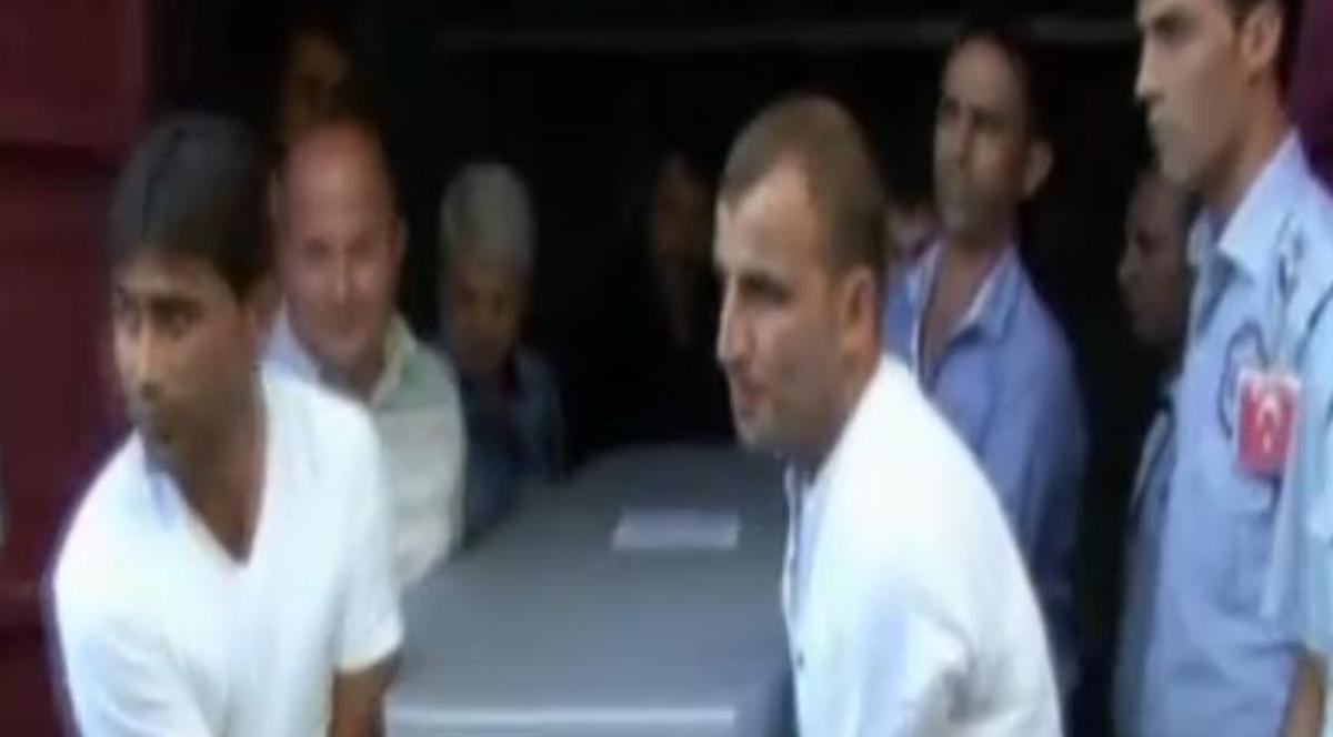 SICRIUL "Regelui" Cioabă este ÎN STIL AMERICAN, din lemn de mahon alb! Vezi cât a costat! FOTO