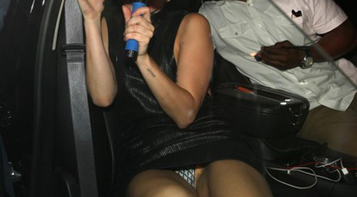 CHILOŢII i-au DAT BĂTĂI de cap lui Lady GAGA şi le-a arătat ZONA INTIMĂ FANILOR! FOTO