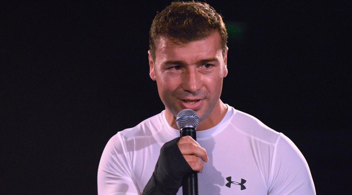 Lucian Bute a schiţat lovituri în ring alături de Cabral Ibacka şi a dezvăluit secretul reuşitei sale: ”Două antrenamente pe zi timp de 3 luni”